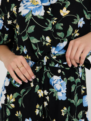 Blouse nouée sur le devant à manches courtes et imprimé floral Black