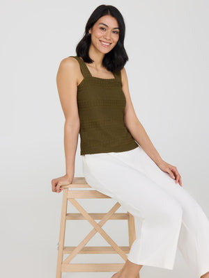 Débardeur à bretelles larges en crochet à oeillets Dk Green