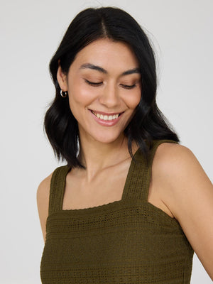 Débardeur à bretelles larges en crochet à oeillets Dk Green
