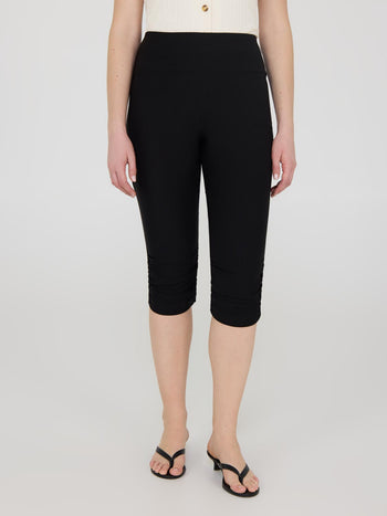 Pantalon capri avec fronces Black