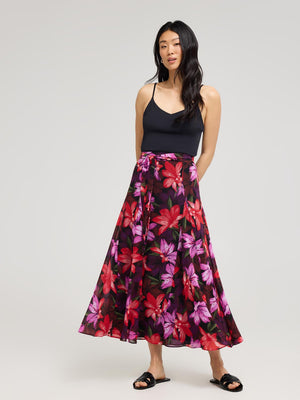 Jupe longue en mousseline fleurie avec ceinture sur le devant Black