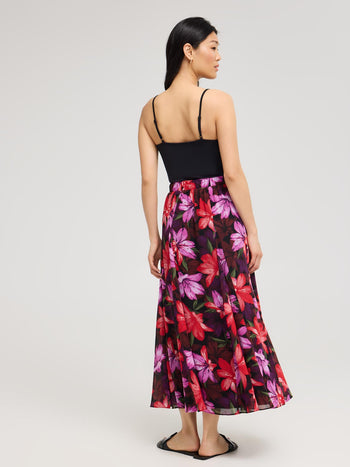 Jupe longue en mousseline fleurie avec ceinture sur le devant Black