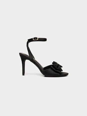 Sandale à talons hauts en satin avec boucle Black