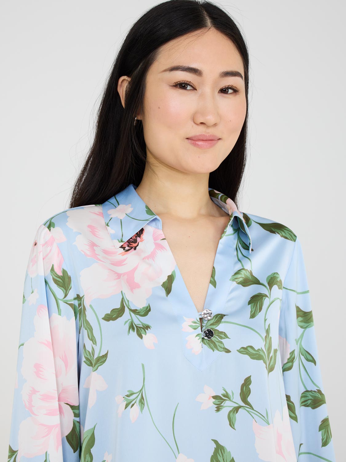 Floral Print Split Collar Satin Blouse – Suzy Shier