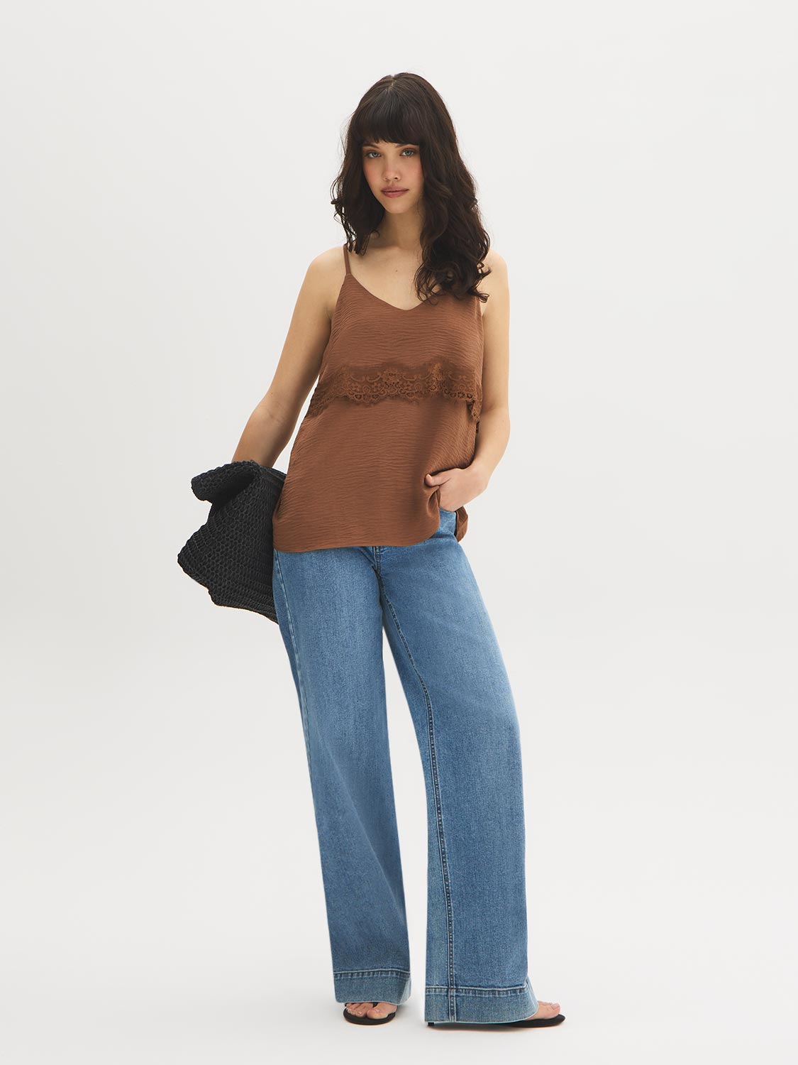 Lace Detail Crinkle Tank Top – Suzy Shier