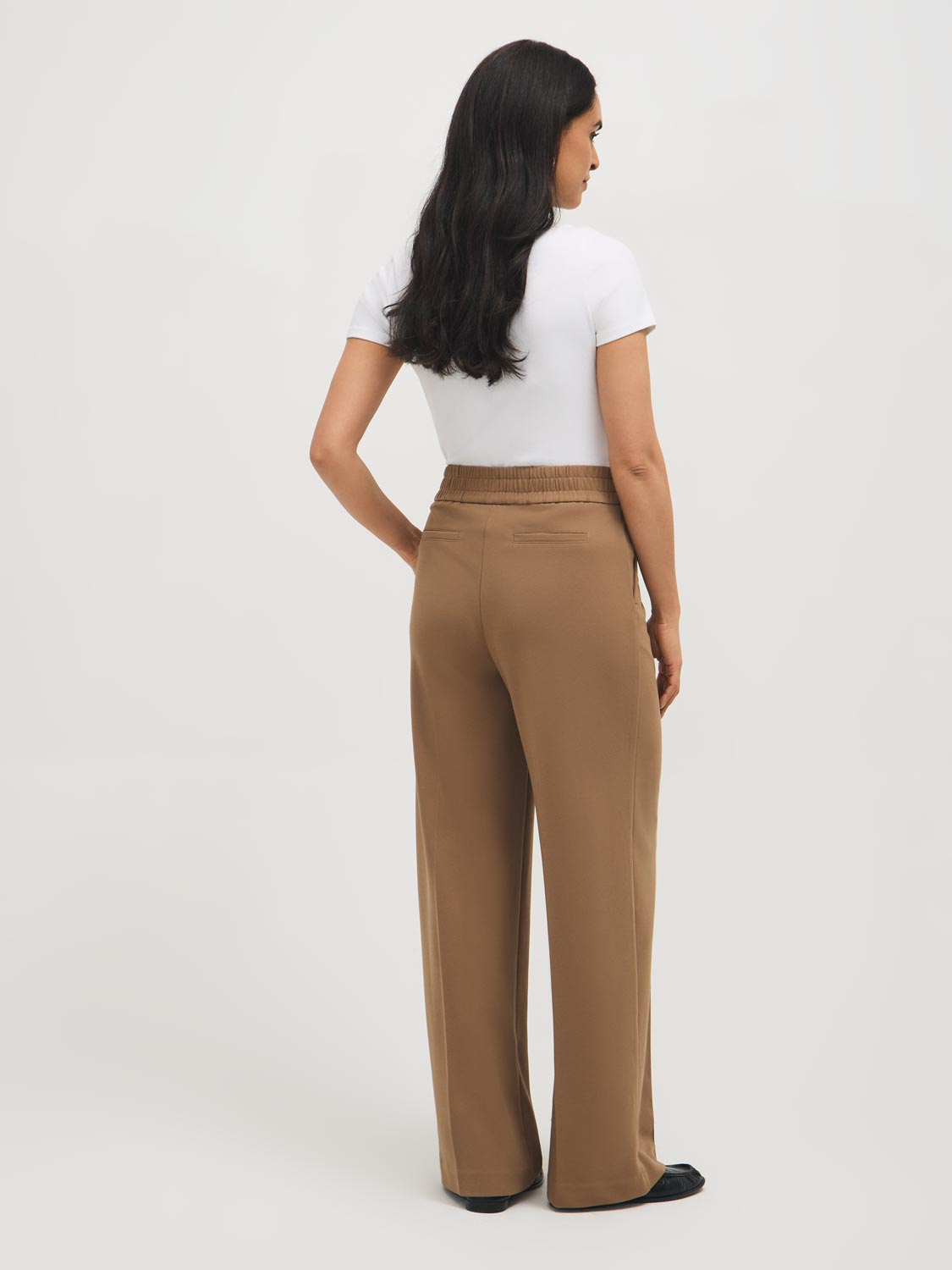 Pleated Wide-Leg Crepe Pants – Suzy Shier