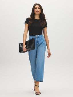  <span style='background-color: rgba(245, 245, 245, 0.6); color: #000000; font-family: Arial;'>Jeans</span>