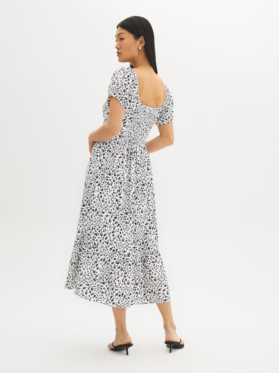 Robe mi-longue imprimée à manches bouffantes