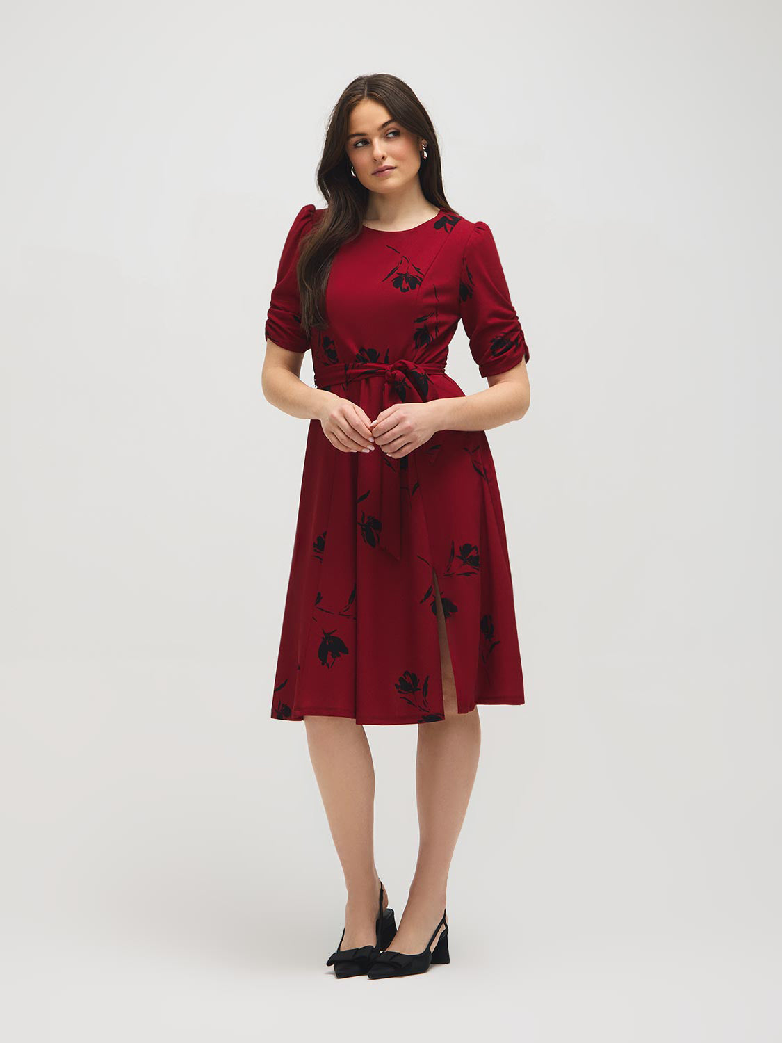 Robe mi-longue à manches aux coudes et imprimé floral