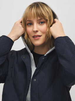  <span style='background-color: rgba(245, 245, 245, 0.6); color: #000000; font-family: Arial;'>Jackets</span>