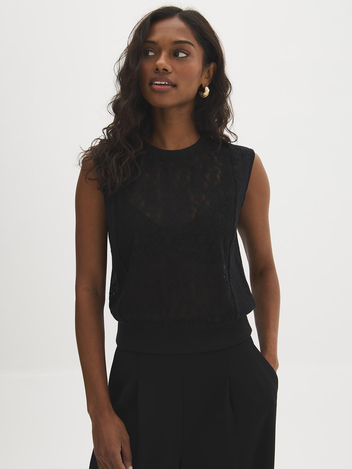 トップス [MSCHF]LACE STRAP SLEEVELESS Black S Floral Patterned Lace Sleeveless Top – Suzy Shier