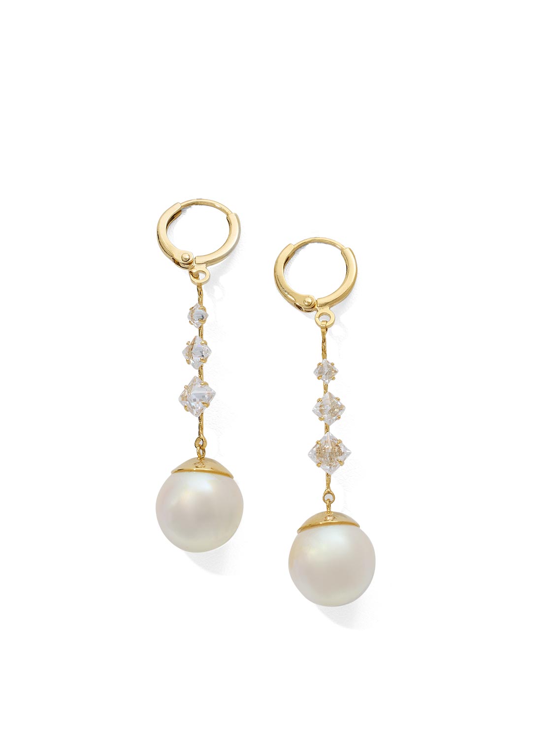 Boucles doreilles huggie avec chaîne et perle pendante