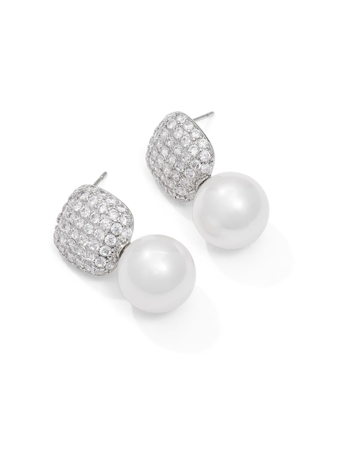 Boucles doreilles pendantes avec perle et pavé