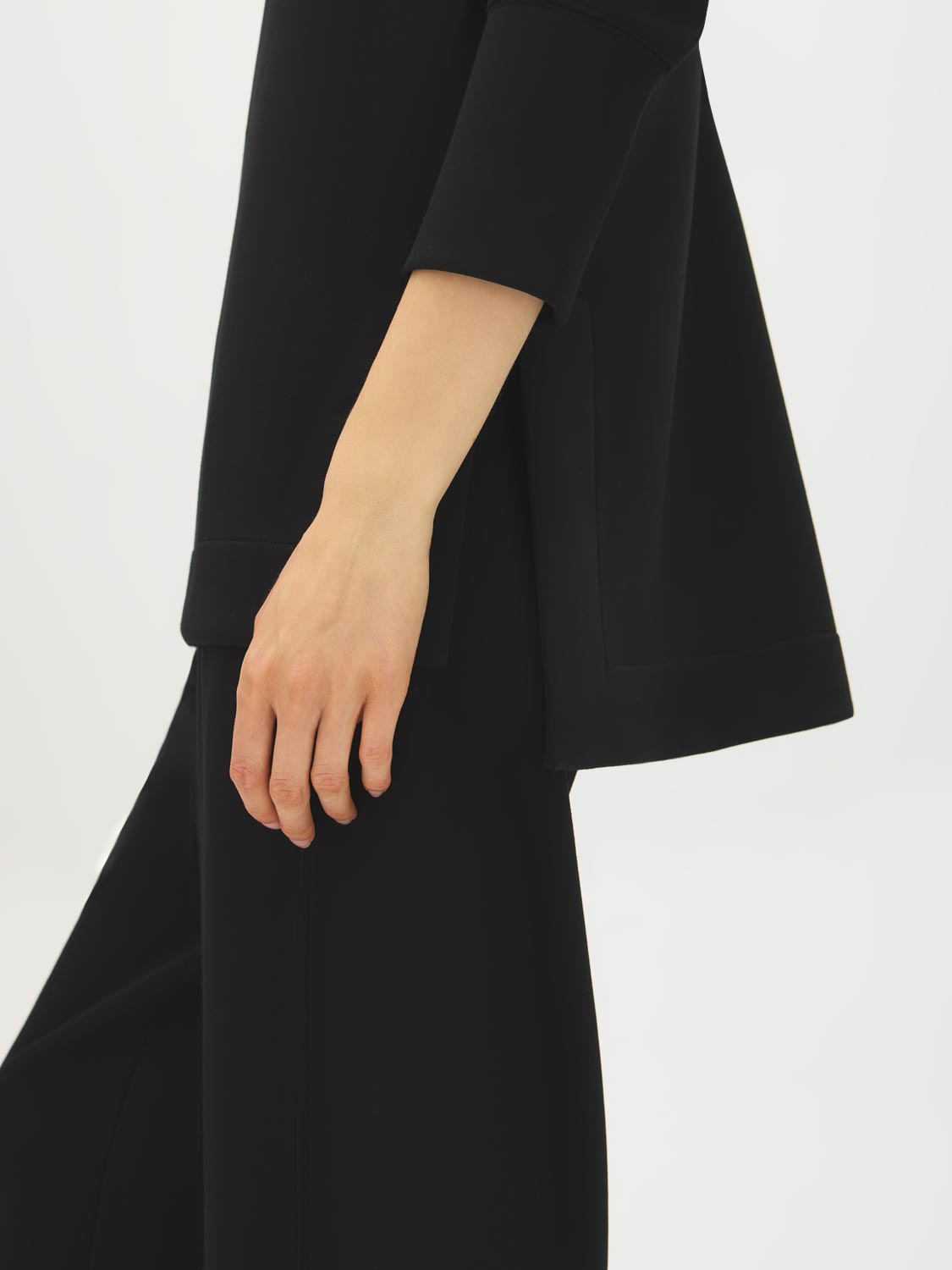 Black Cloud Fleece Tunic with Raglan Sleeves - Woman Wearing Long Sleeve Crew Neck Top - Suzy Shier