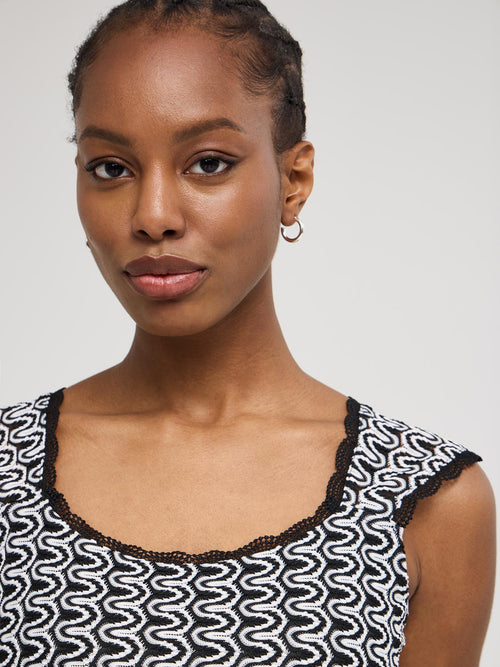 Sleeveless Zig-Zag Crochet Top