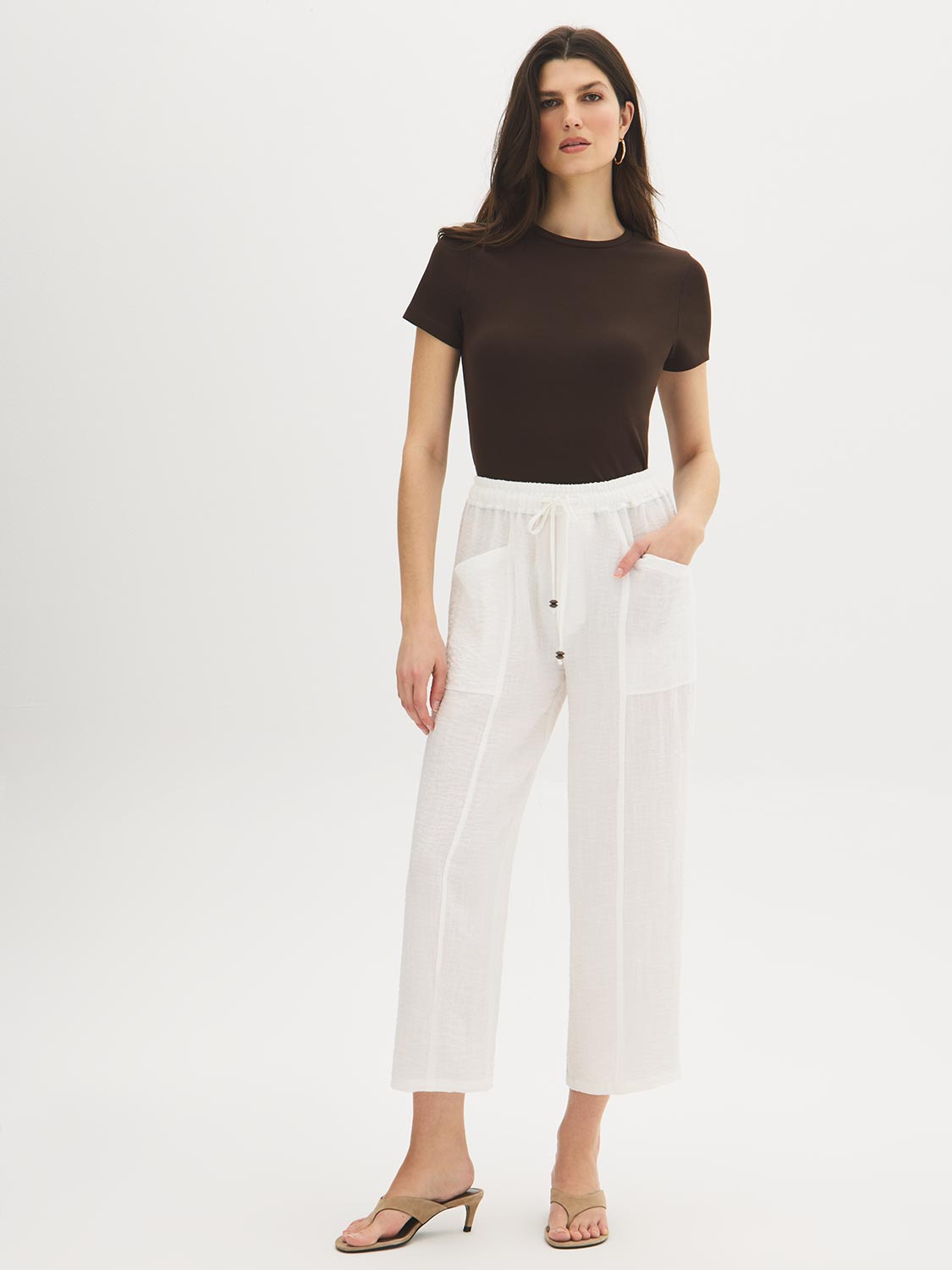Textured Slub Crop Pant - Woman Wearing Relaxed Fit Cropped Trousers - Suzy Shier