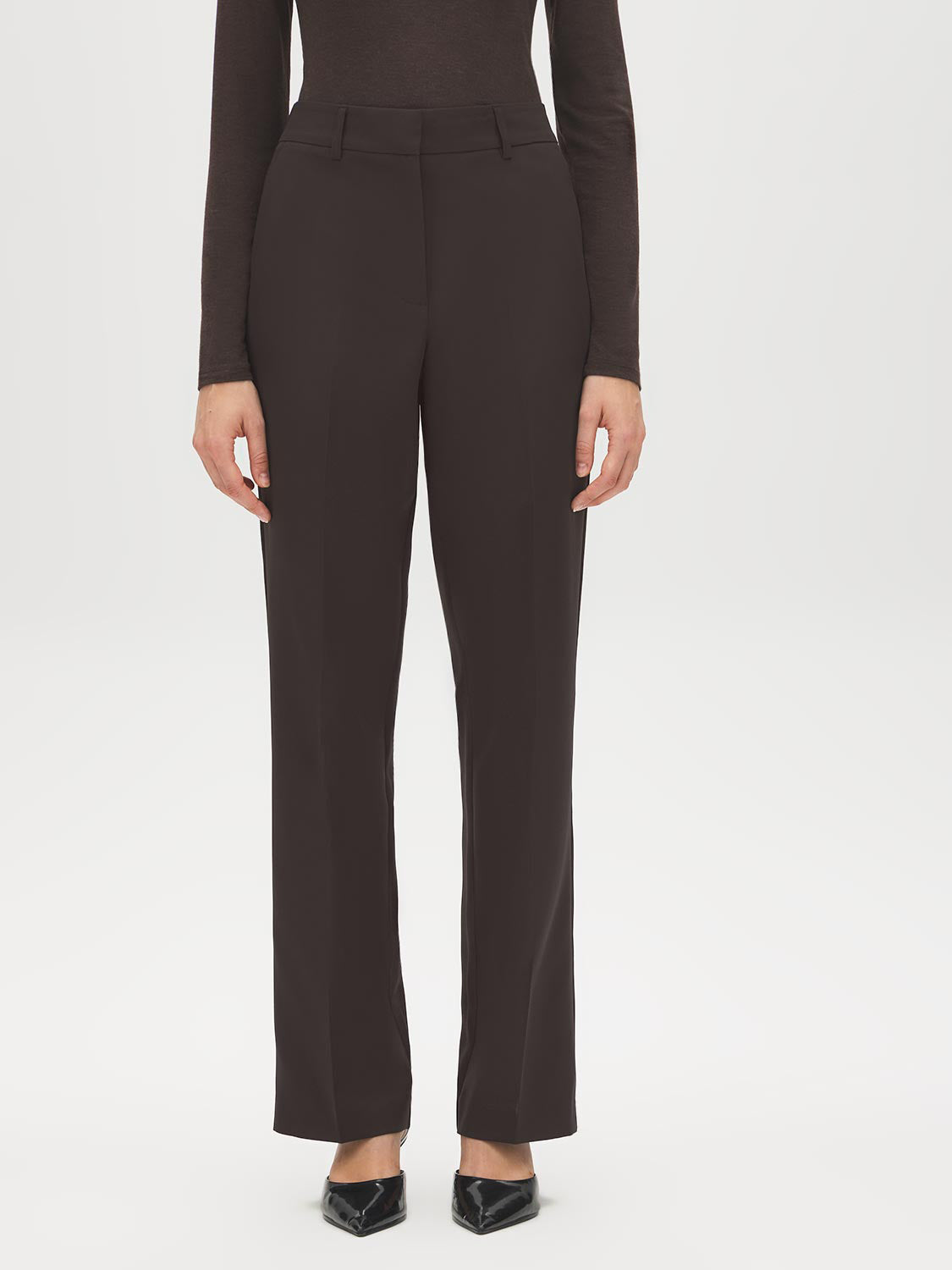 Brown Front Zip Trousers with Elastic Back - Woman Wearing Tailored Pants with Slanted Pockets - Suzy Shier