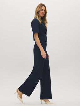  <span style='background-color: rgba(245, 245, 245, 0.6); color: #000000; font-family: Arial;'>Ensembles assortis</span>
