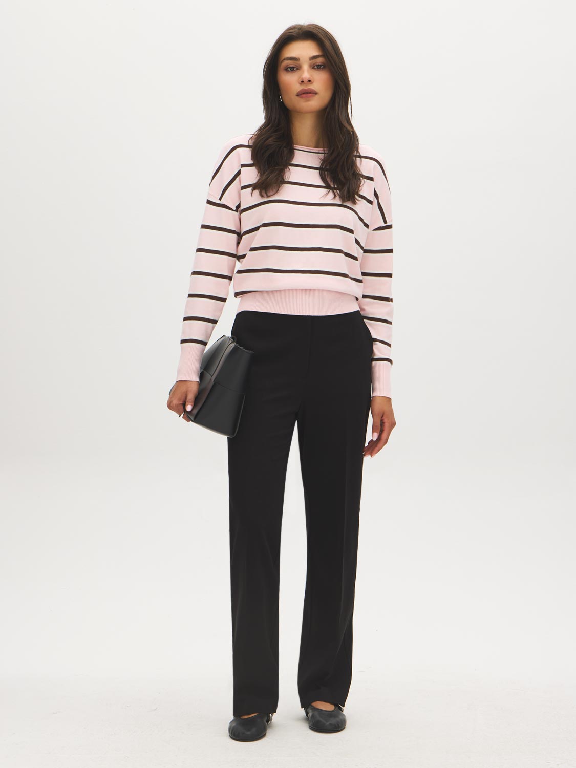 Black Mid-Rise Straight Leg Trousers - Woman Wearing Tailored Office Pants - Suzy Shier