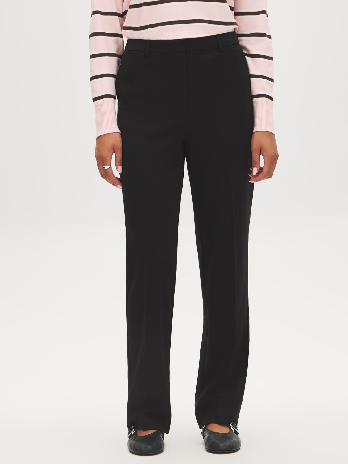 Black Mid-Rise Straight Leg Trousers - Woman Wearing Tailored Office Pants - Suzy Shier
