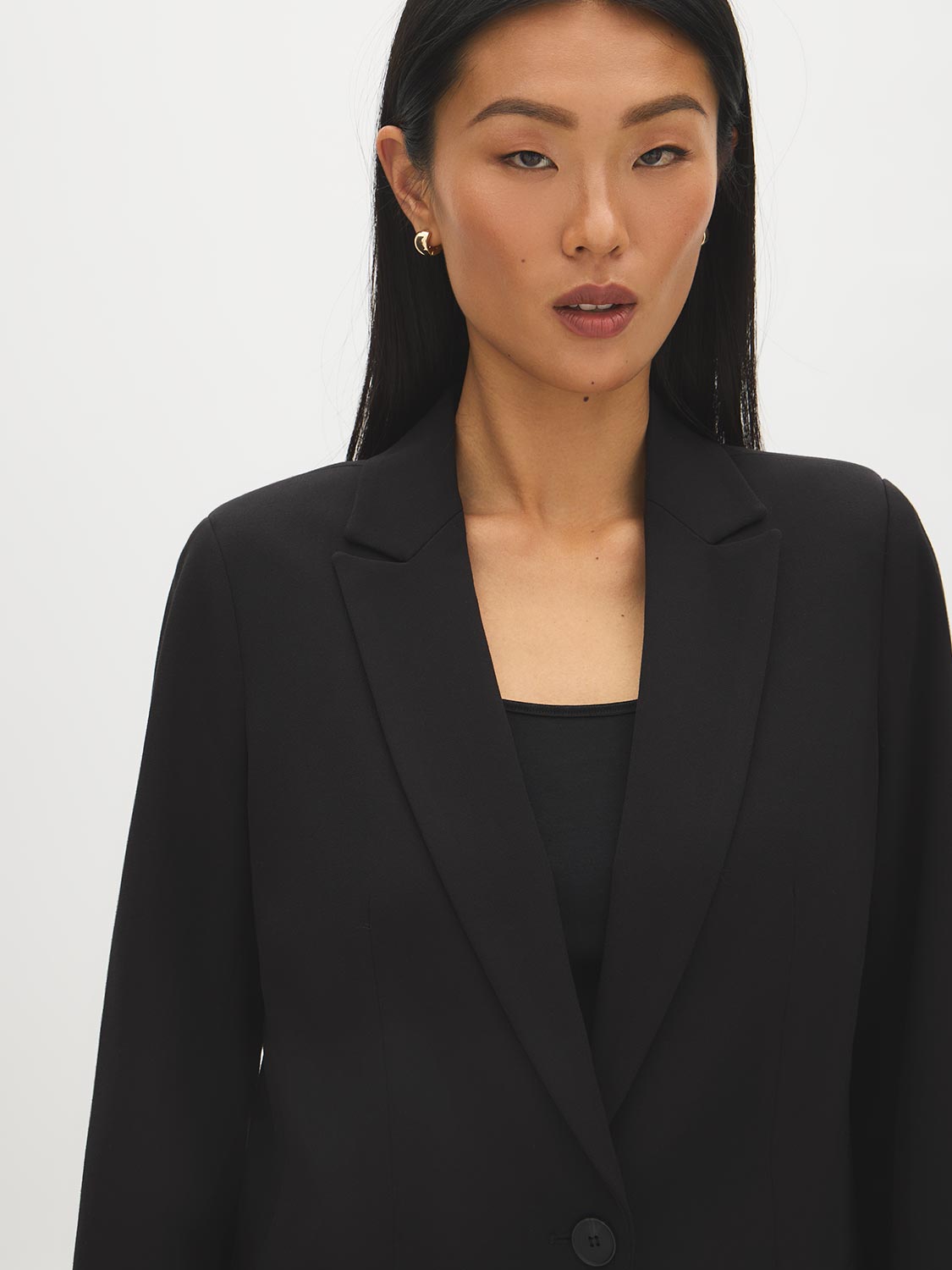 Black Single-Button Woven Blazer - Woman Wearing Tailored Blazer - Suzy Shier