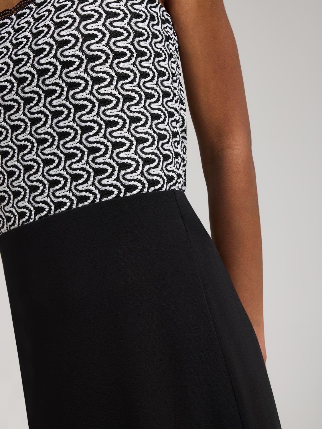Asymmetrical Hem Midi Skirt – Suzy Shier