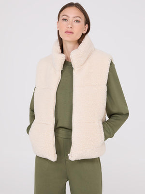 High Collar Sherpa Vest Makeup