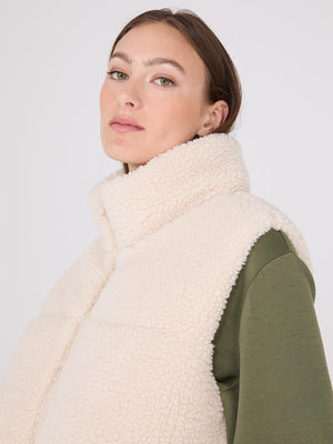 High Collar Sherpa Vest Makeup