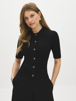  <span style='background-color: rgba(245, 245, 245, 0.6); color: #000000; font-family: Arial;'>Sweaters & Cardigans</span>
