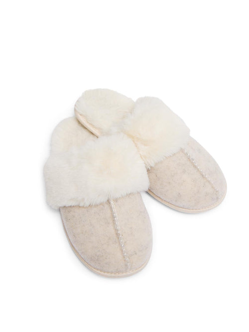 Pantoufles en fausse laine