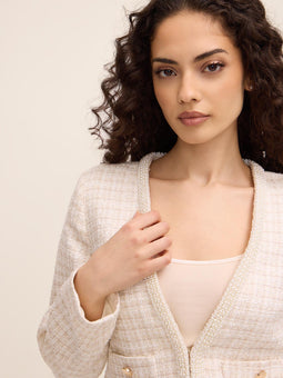  <span style='background-color: #f5f5f5; color: #000000;'>Separates Collection</span>