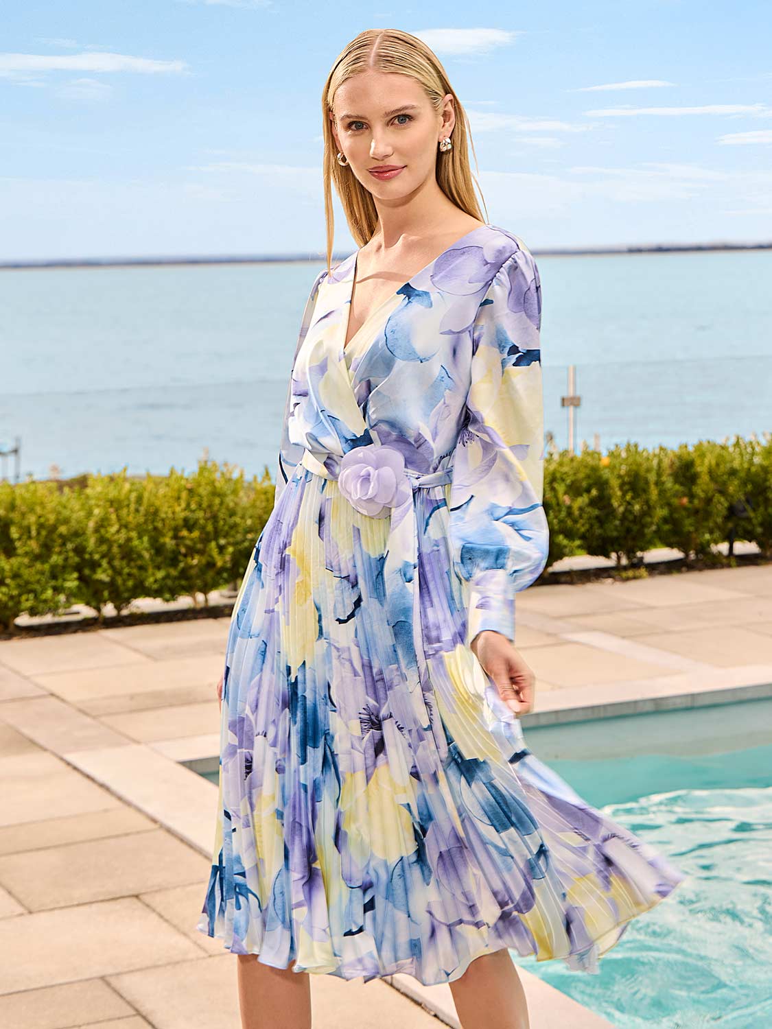 Women's Floral Dresses Canada | Le Chateau – Suzy Shier