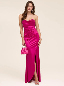  <span style='background-color: rgba(245, 245, 245, 0.6); color: #000000; font-family: Arial;'>Prom Dresses</span>