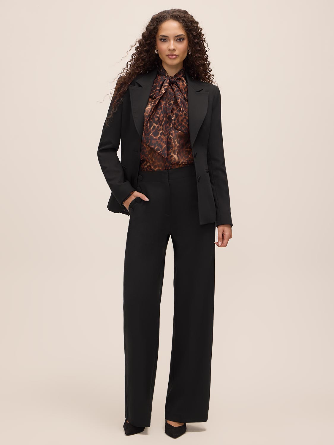 Black Wide Shoulder Woven Blazer - Woman Wearing Tailored Single-Breasted Jacket - Le Chateau