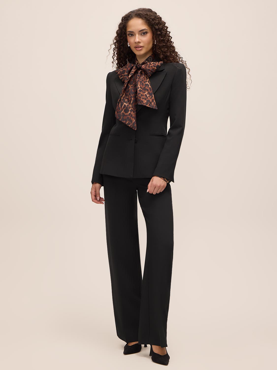 Black Wide Shoulder Woven Blazer - Woman Wearing Tailored Single-Breasted Jacket - Le Chateau