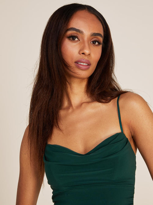 Robe de gala ajustée à col drapé