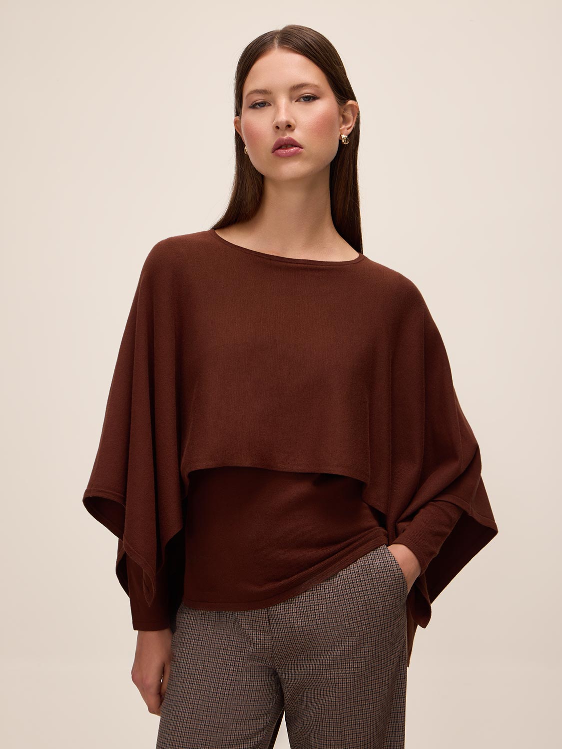 Toffee Cape Poncho Knit Sweater - Flowing Silhouette Layered Knitwear - Le Chateau