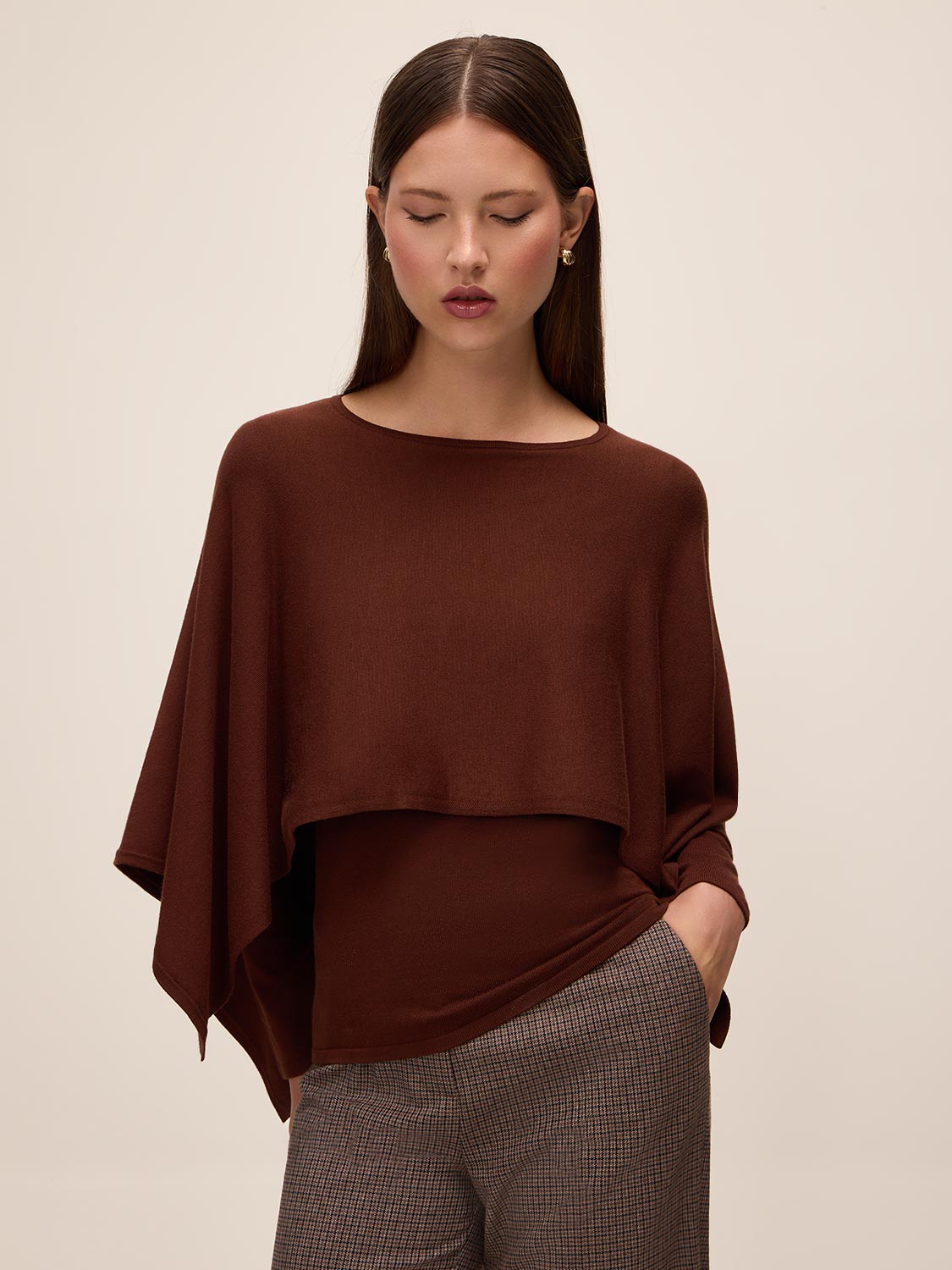 Toffee Cape Poncho Knit Sweater - Flowing Silhouette Layered Knitwear - Le Chateau