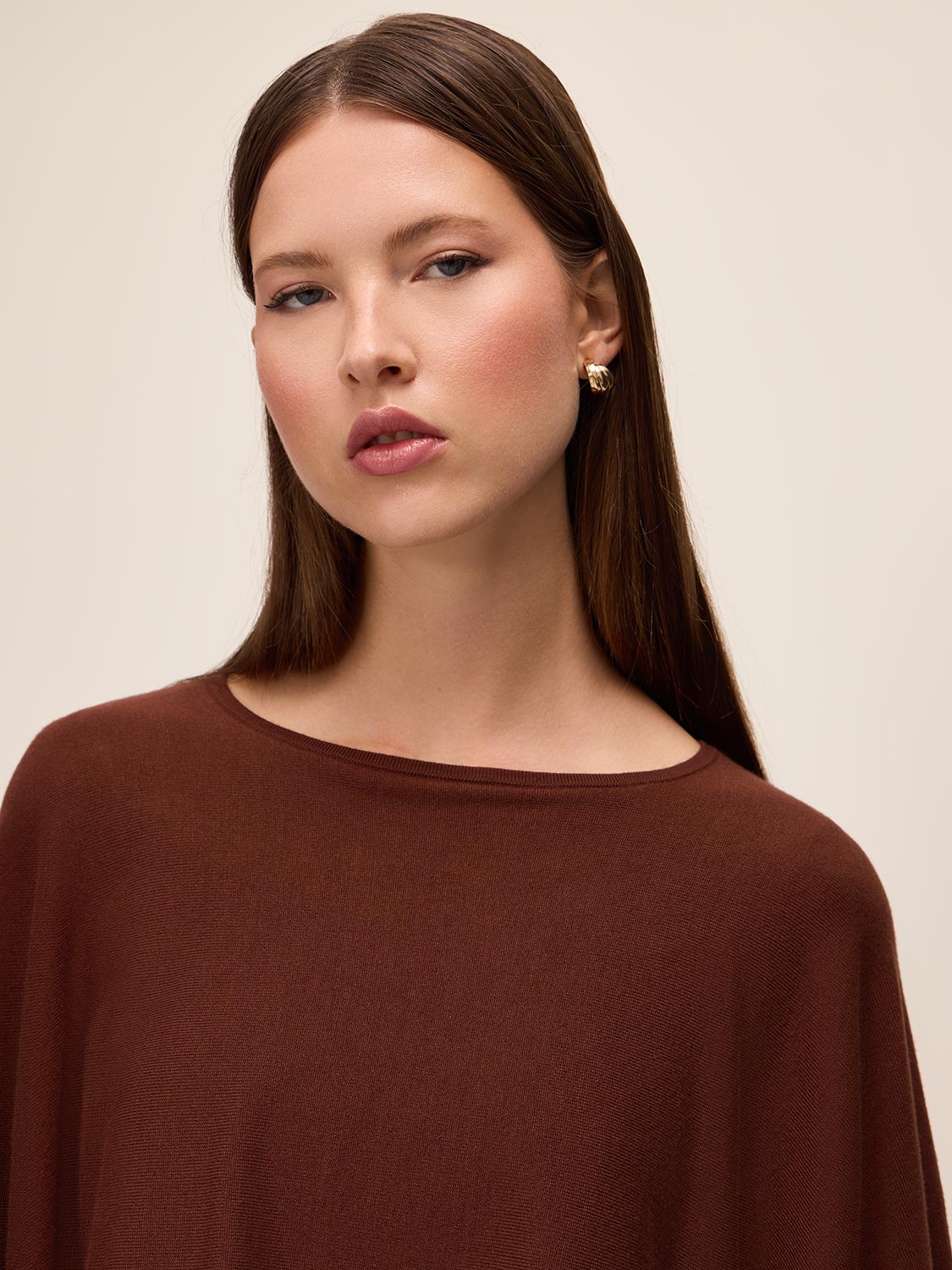 Toffee Cape Poncho Knit Sweater - Flowing Silhouette Layered Knitwear - Le Chateau