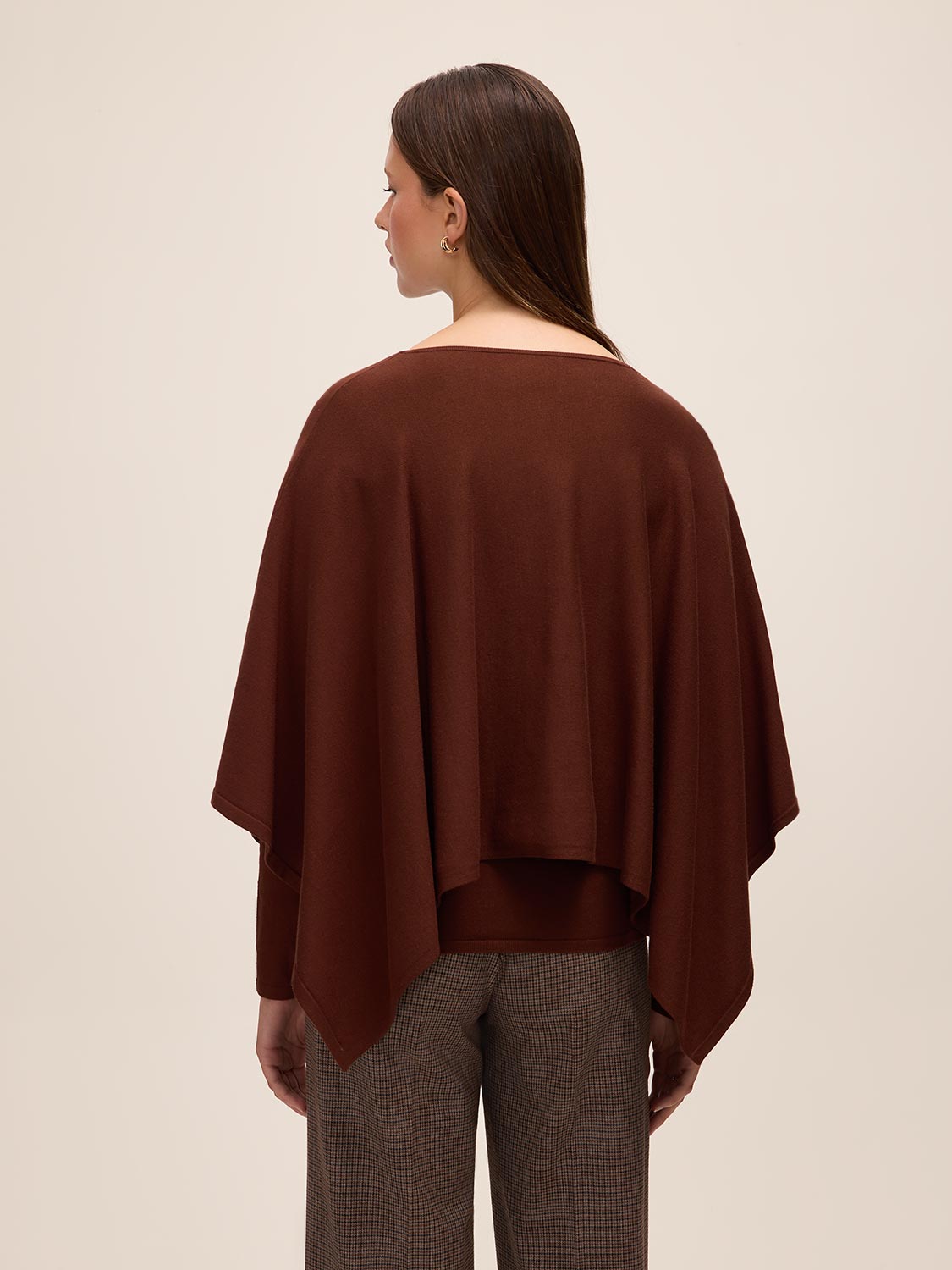Toffee Cape Poncho Knit Sweater - Flowing Silhouette Layered Knitwear - Le Chateau