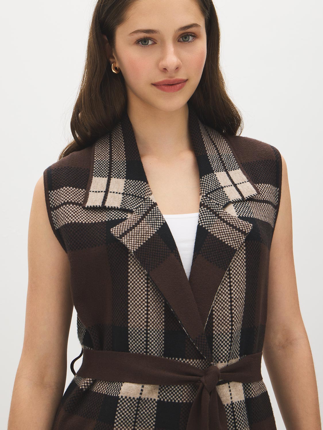 Brown/Black/Tan Jacquard Sleeveless Duster - Close-up Front Detail - Suzy Shier
