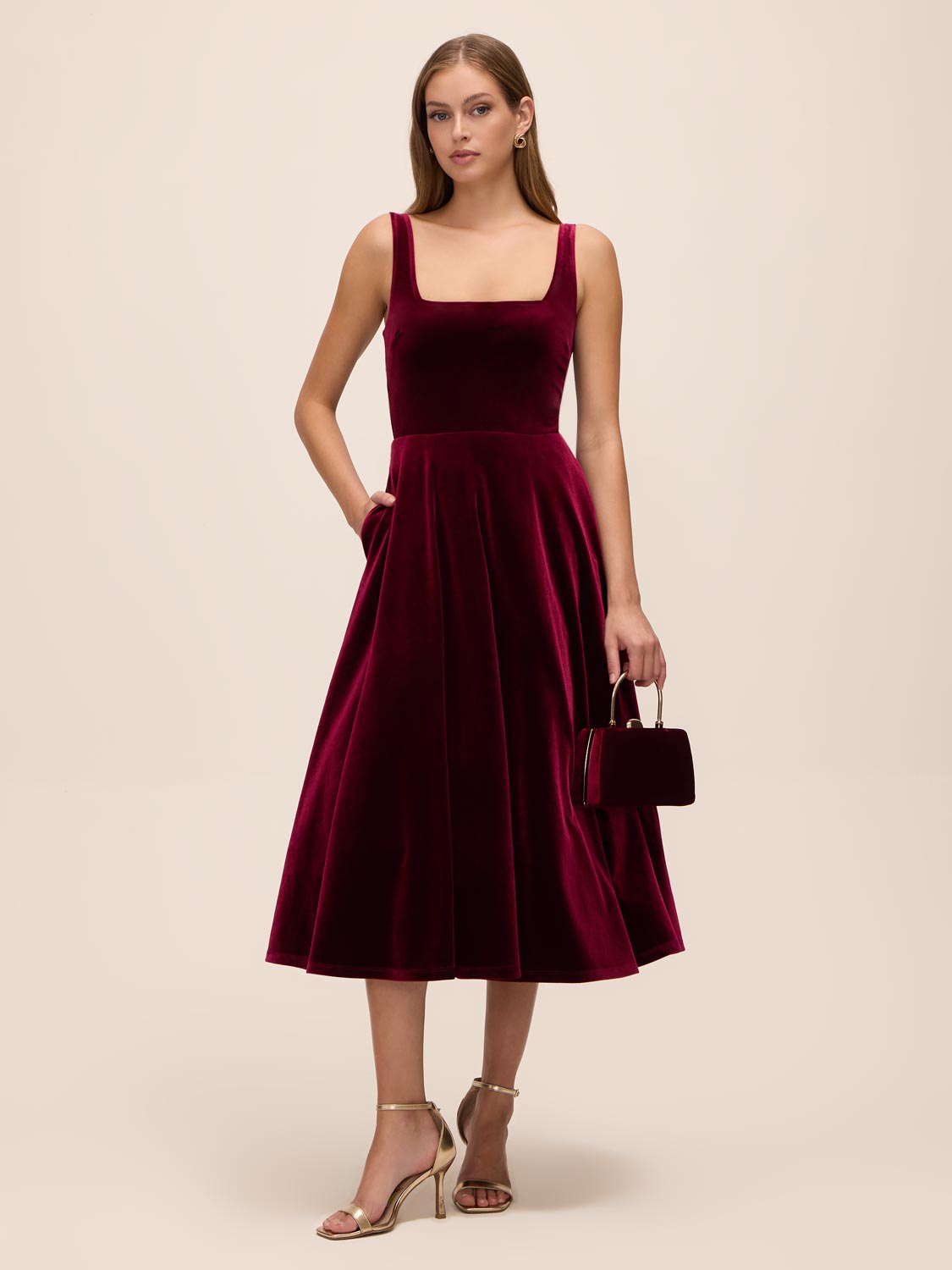 Burgundy Square Neck Velour Fit & Flare Cocktail Dress - Woman Wearing Sleeveless Evening Dress - Le Chateau