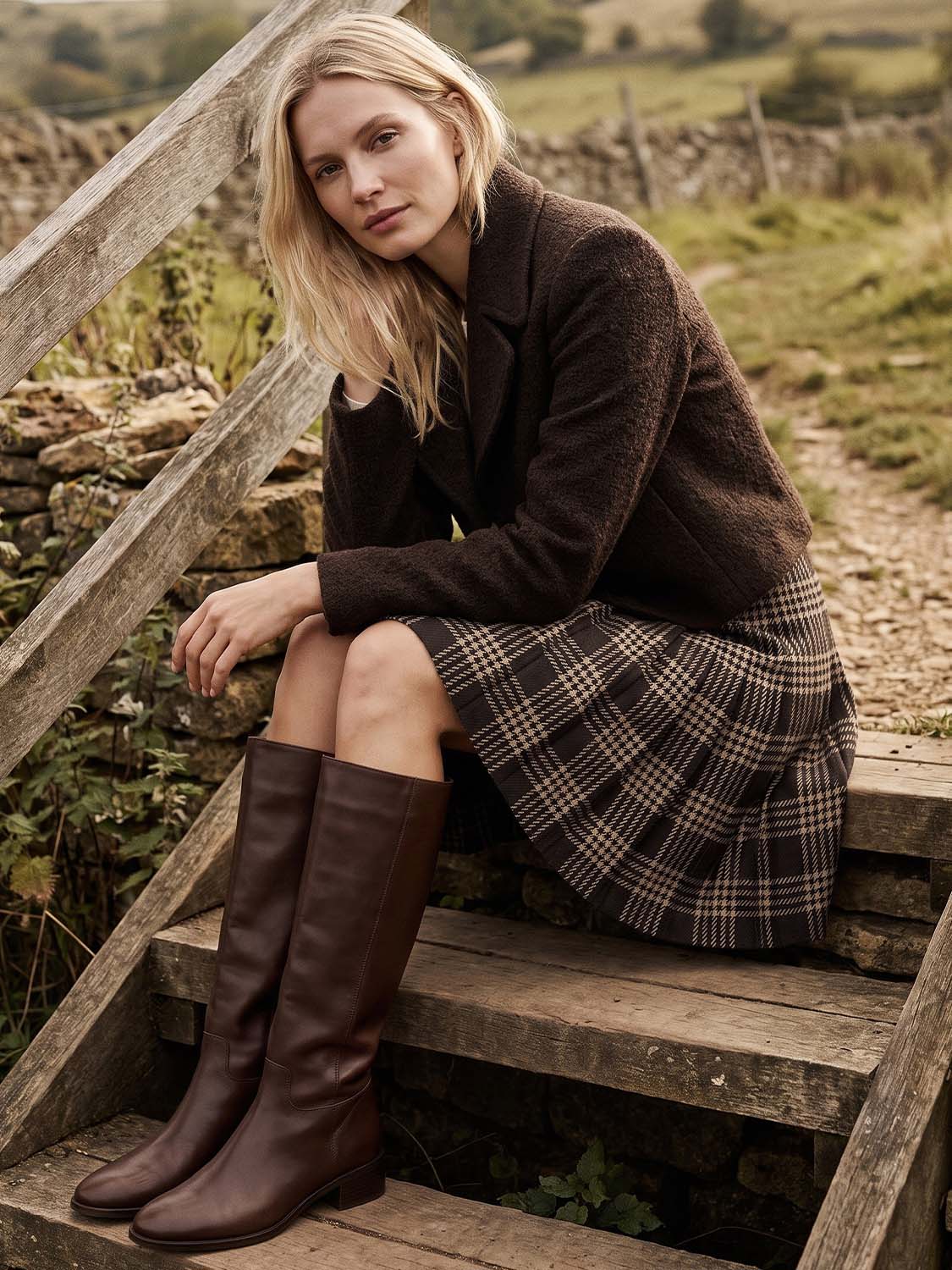Brown and Beige Houndstooth Knit Flippy Skirt - Woman Wearing Patterned Sweater Skirt - Suzy Shier