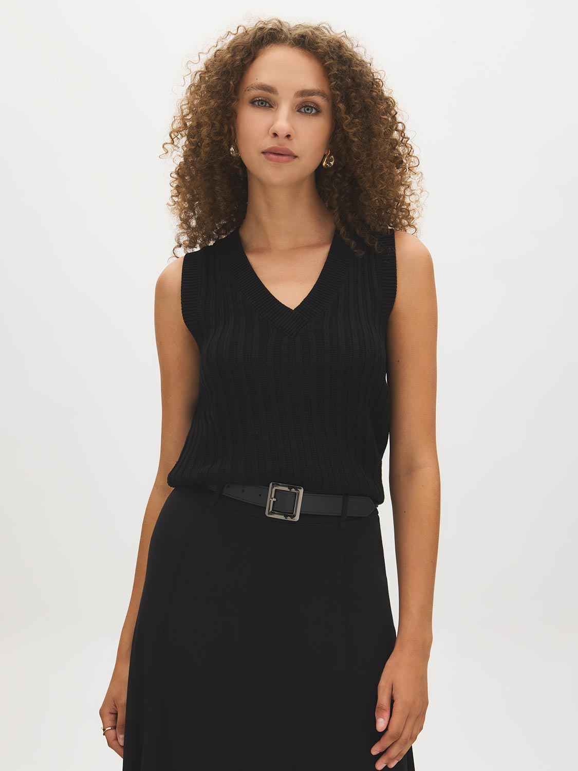 Light Grey Mix V-Neck Ribbed Sweater Vest - Close-up of Rib Stitch Detail - Suzy Shier