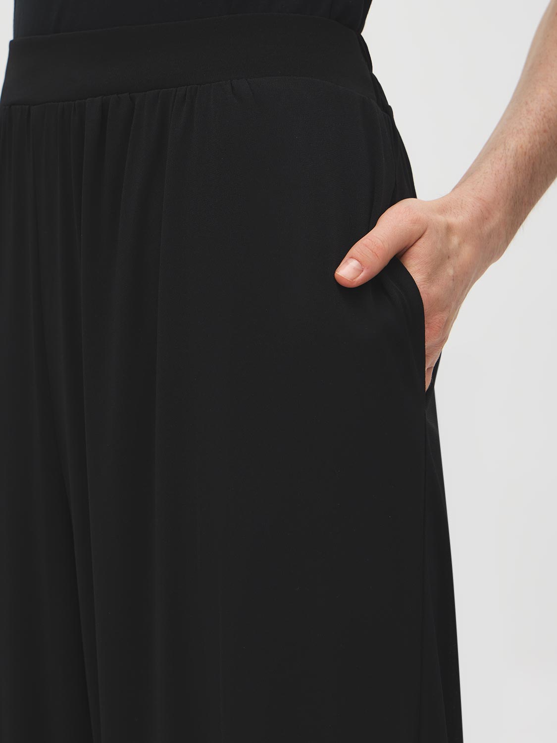 Black Balloon Knit Pants with Elastic Waist - Pocket Detail - Suzy Shier