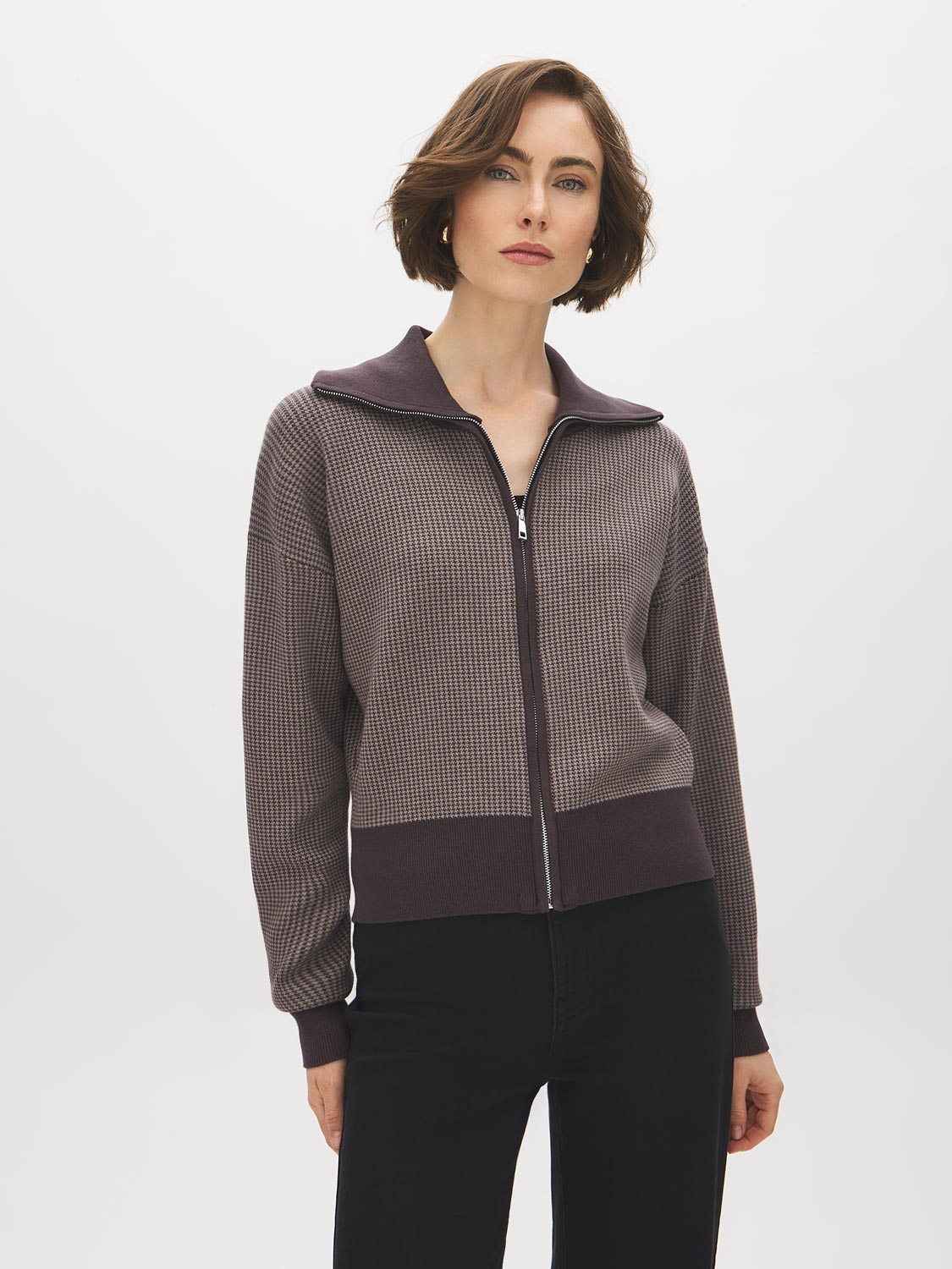 Brown/Beige Jacquard Zip Front Sweater - Woman Wearing Knit Sweater with Solid Collar - Suzy Shier