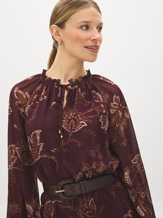 Winetasting Paisley Print Maxi Dress - Close-up Neckline Detail - Suzy Shier