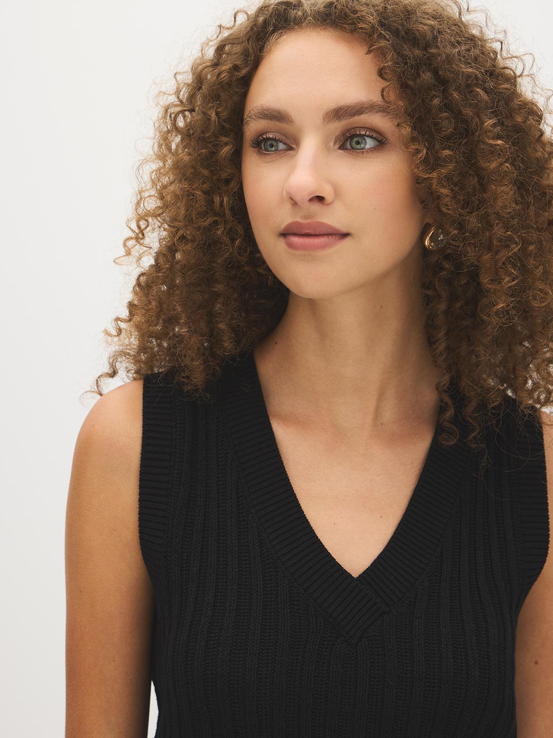 Light Grey Mix V-Neck Ribbed Sweater Vest - Close-up Neckline Detail - Suzy Shier
