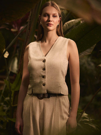 Button-Up Linen Vest Makeup