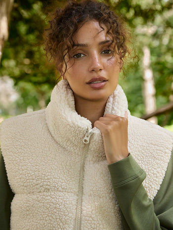 High Collar Sherpa Vest Makeup